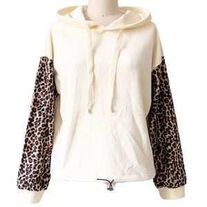 NWT Super Soft Hoodie Sweatshirt Cream M